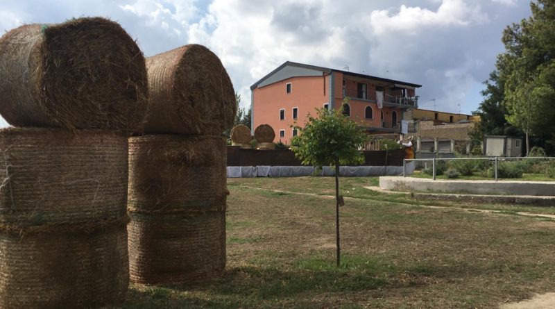 Vasca di Castellone. Comincia l&#39;allestimento del “Natura Viva Fest”. Spazio  anche per l&#39;impegno civile con un dibattito sul tema dei roghi tossici –  atellanews.it